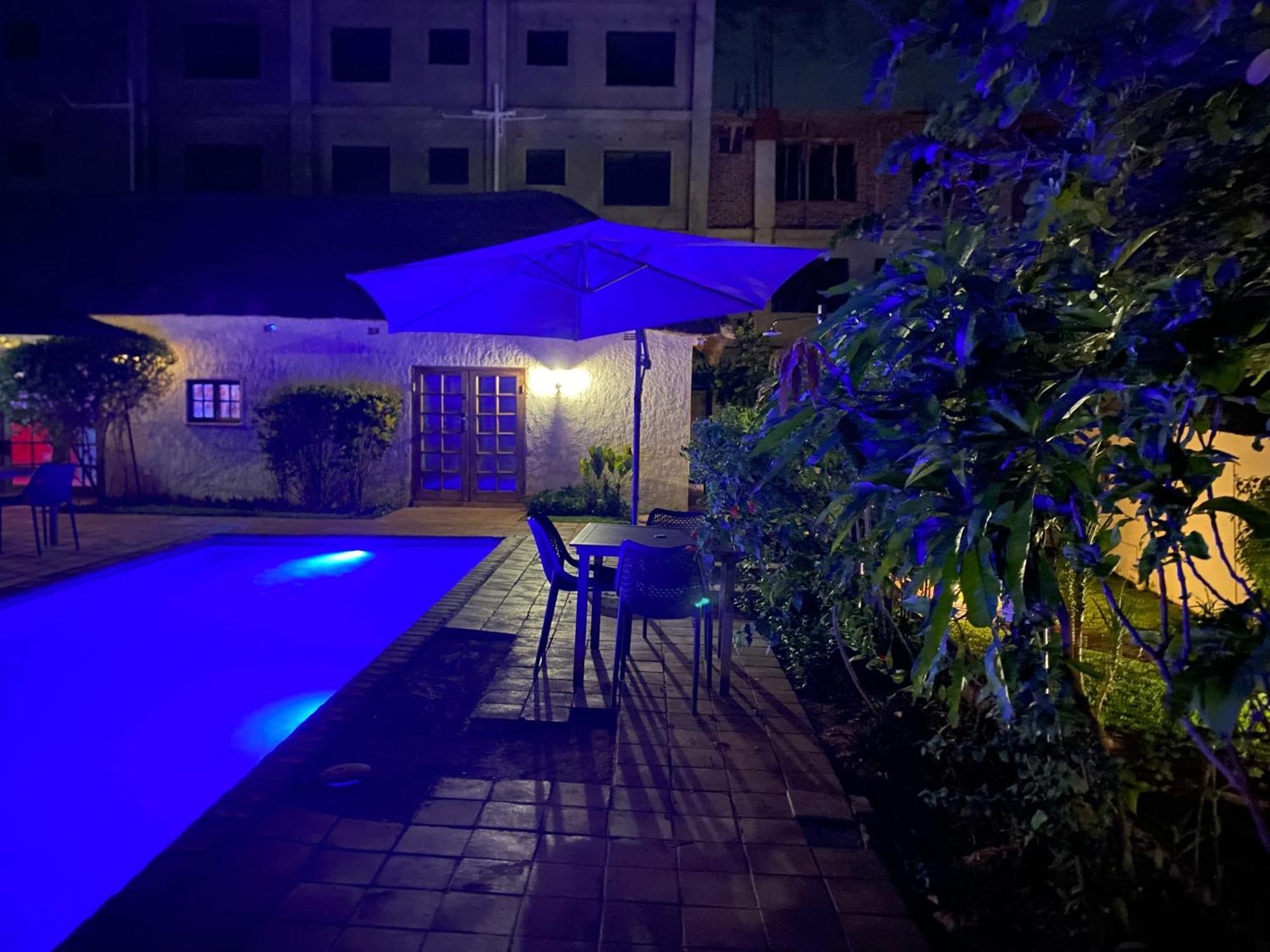 The Little Outlook Bed & Breakfast วิกตอเรียฟอลส์ ภายนอก รูปภาพ